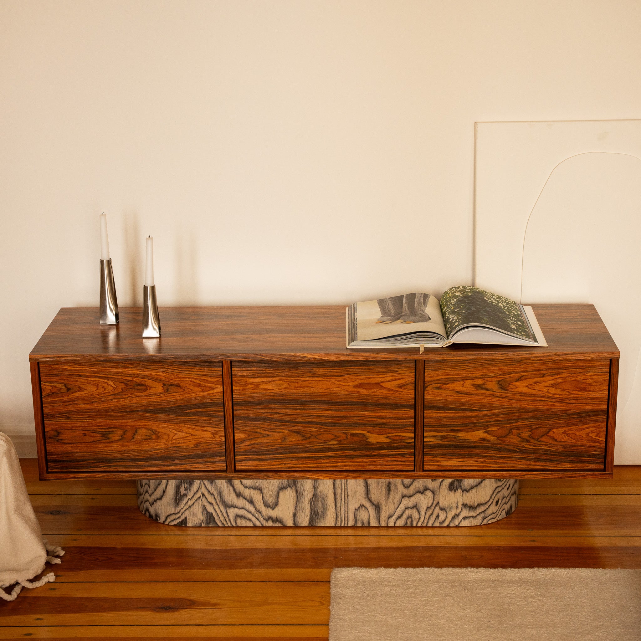 IRI Sideboard