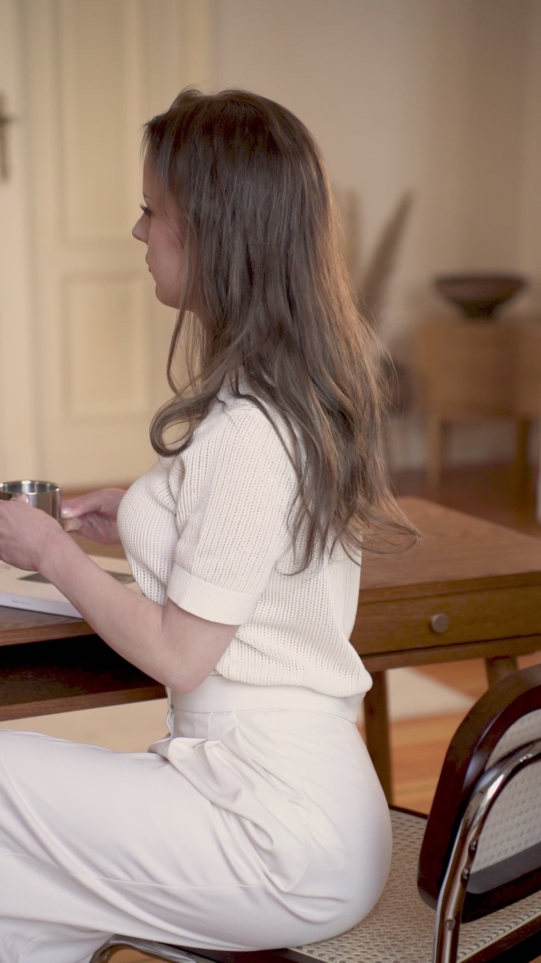 Load video: BAR Desk