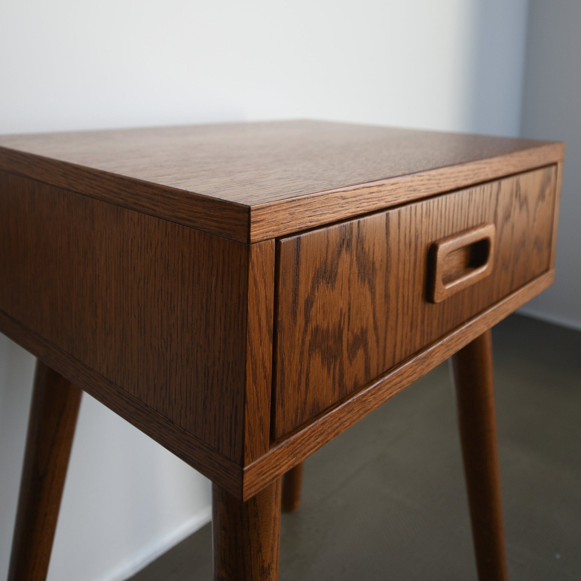 Szafka nocna BEDIE RUNO - Pastform Furniture